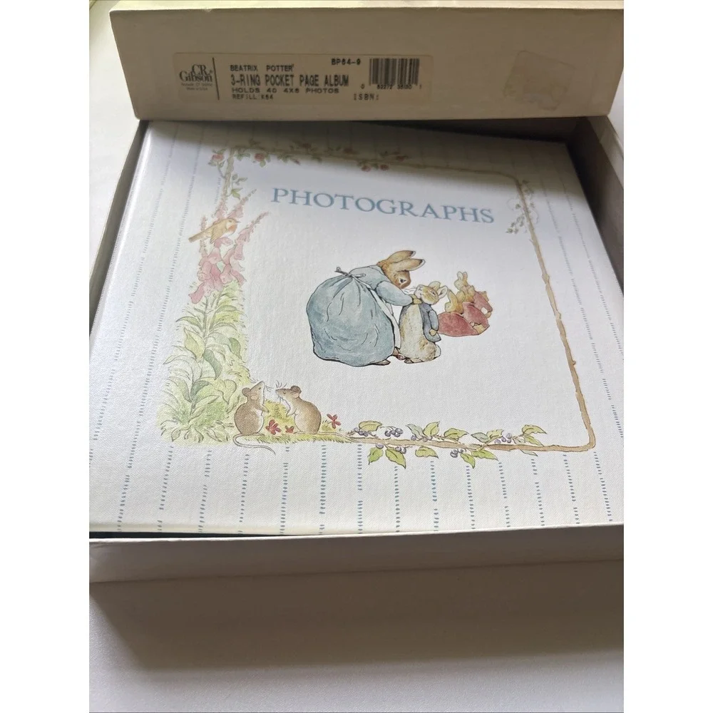 Vintage CR Gibson 1990 Beatrix Potter Peter Rabbit 3 Ring Pocket Page Album